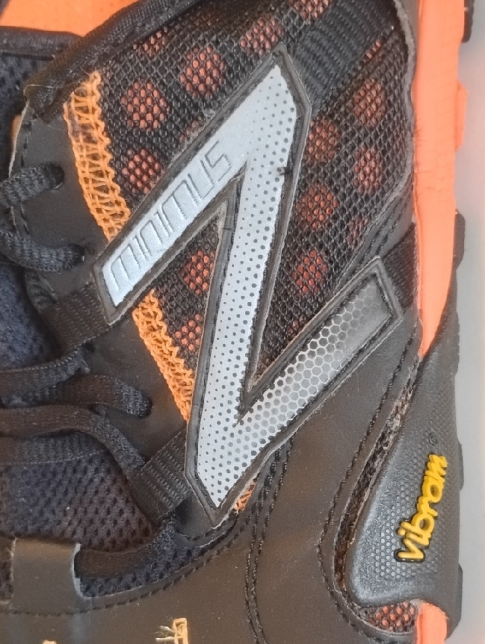 New Balance Minimus Trail Shoes Mens 11 Vibram Black Orange Lightweight - Picture 2 of 14